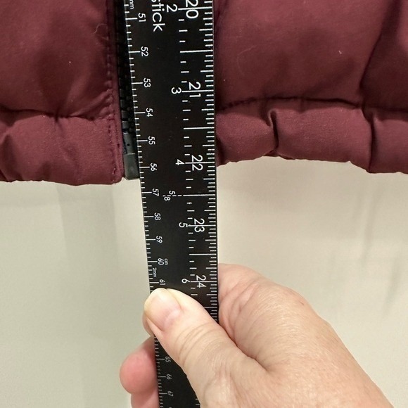 Calvin Klein Mens Hooded Puffer Vest Burgundy Quilted Zip Up XS - Picture 7 of 7